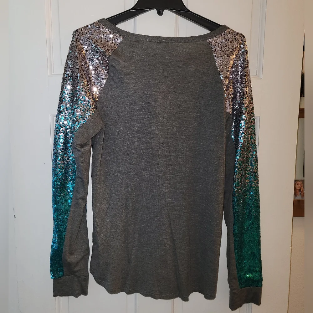 Womens Long Sleeve Sequined Gray Shirt Size Large - Picture 2 of 4